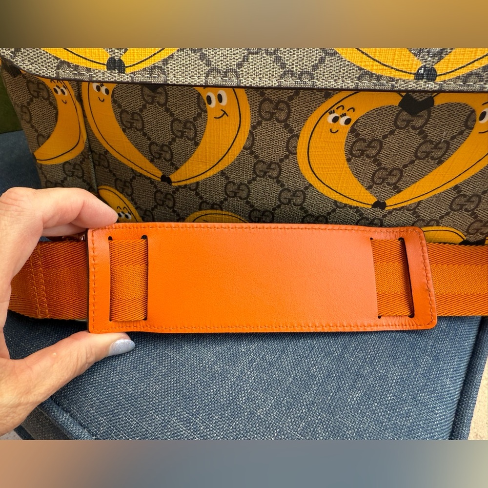 Gucci Banana Diaper Bag- VERY RARE ❤️ - Picture 4 of 15